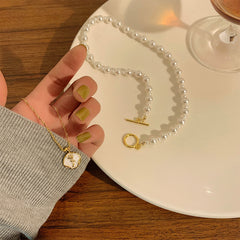 Arvène Retro Women Pendant Necklace