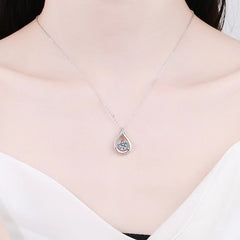 Live Explosions Zircon Pendant Women's Necklace 1 Karat Korean Wind Smart Water Droplets Moissanite Pendant Manufacturers Wholesale