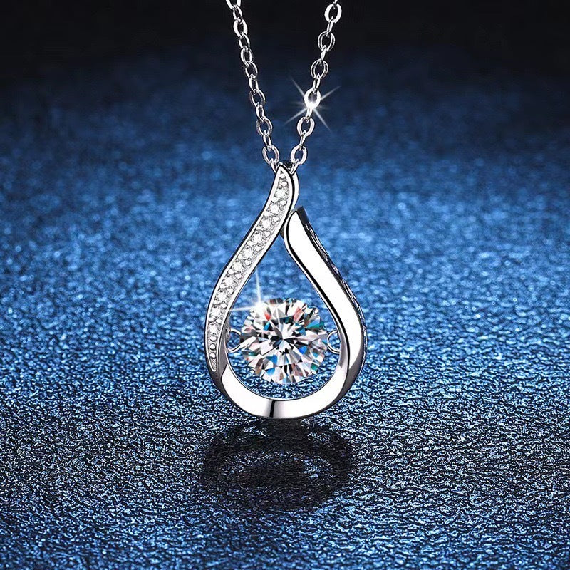 Live Explosions Zircon Pendant Women's Necklace 1 Karat Korean Wind Smart Water Droplets Moissanite Pendant Manufacturers Wholesale