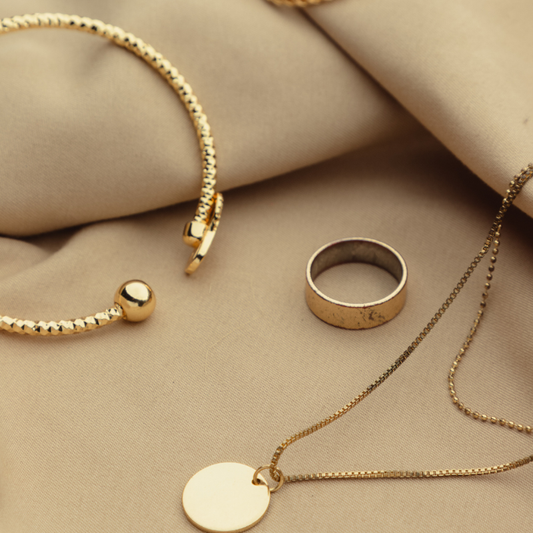 The Rise of Minimalist Jewelry in Australia: Why Simplicity Defines Style