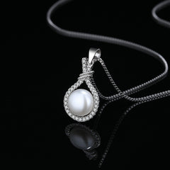 Evanie Pearl Women Necklace