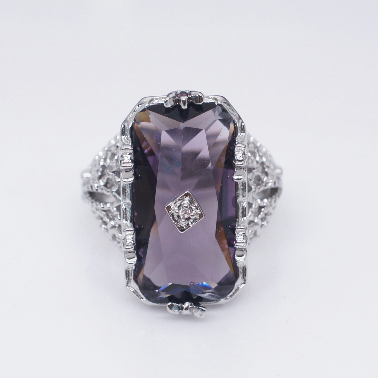 Zhen Rong Wish Best Selling Inlaid Chamfered Rectangular Amethyst Princess Ring European And American Hollow Through Flower Female Finger Ring