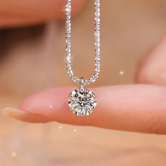 Imitation Moissanite Diamond Necklace Women's Summer 2024 New Arrival Clavicle Chain Light Luxury Niche High-grade Elegant Gentle All-match