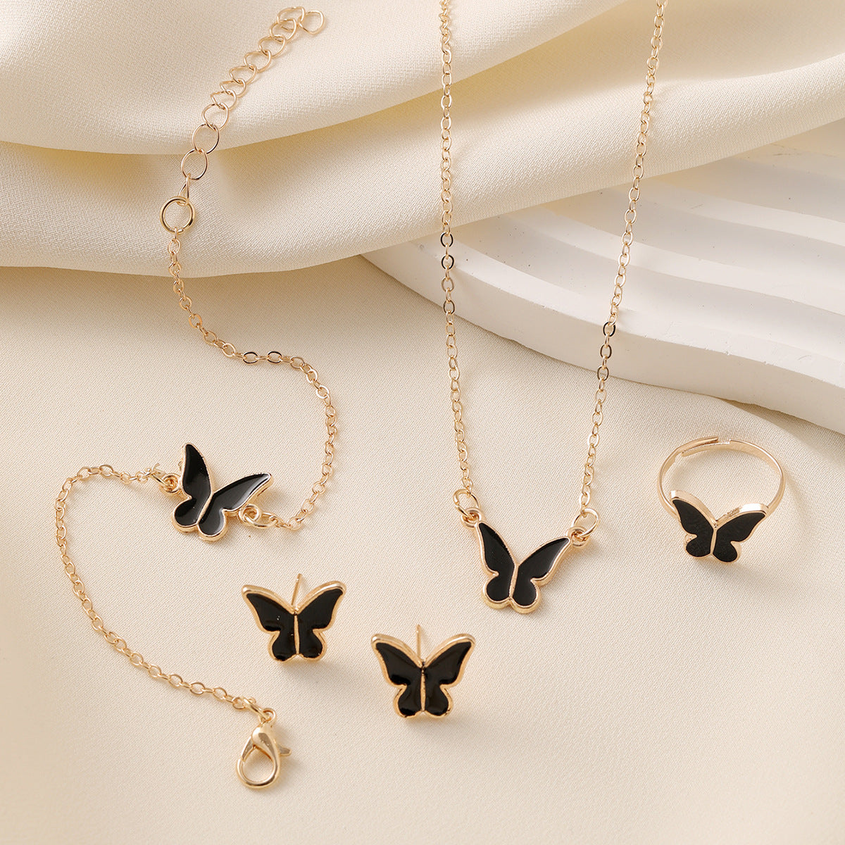 White Butterfly Drop Glaze Necklace, Exquisite, Simple And Versatile, Niche Fashion, High-End Clavicle Chain, Elegant Necklace Set